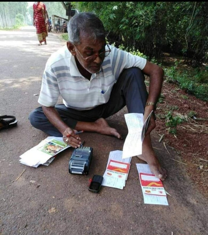ApkaDostAshok's tweet photo. @arjunrammeghwal
@AshwiniVaishnaw
@ravishndtv
@narendramodi
 @GoI_MeitY
 @PMOIndia @IndiaPostOffice
  #गुलाम_डाक_सेवक And After 76 years no one Can break Rule 3 A but we All Celebrates 🎉  आजादी का अमृत महोत्सव ... But real conditions of Branch post offices and Gds is like ~ https://t.co/KcaizBATiT