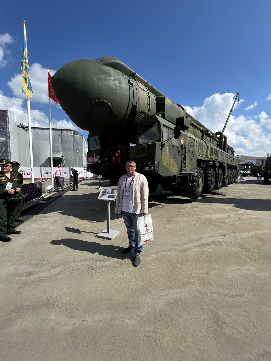 Тополек) Служил на таком, а теперь боевой товарищ на площадке раритетов.