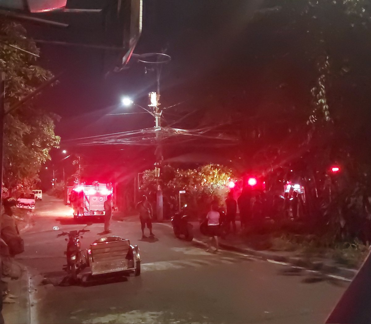 Calling on <a href="/meralco/">MERALCO</a> plsss, we badly need you here at Richmond Village, Bahay Pare, Meycauayan, Bulacan!! NOW NA PLSS...