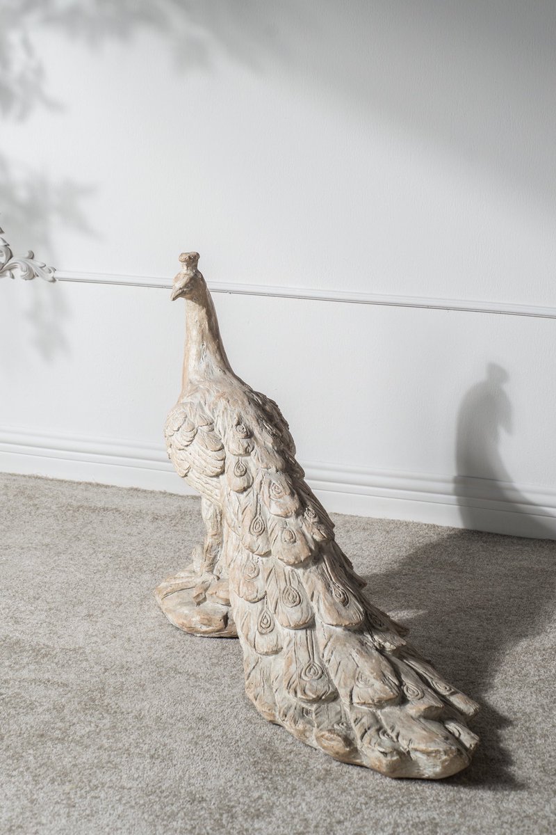 evergreendecor's tweet photo. This majestic peacock statue possesses a stately presence with its gently curving neck, sweeping tail, and elegant white finish. Let this impressive statue grace your foyer, sunroom, or master bathroom for a look of classic refinement. https://t.co/1177IFjZiq