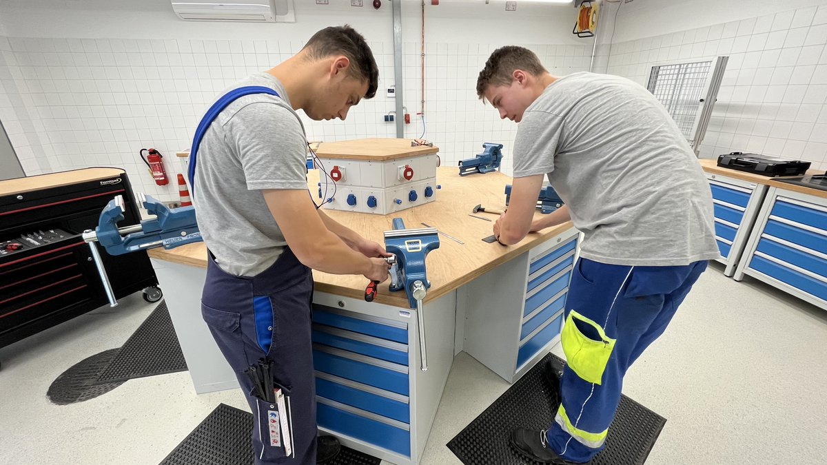 Every year, Mercer Stendal brings in new #apprentices for its training program. This year, the program expanded with a modern training workshop. Various mill departments weighed in on what best suited their #training needs.
bit.ly/45fdTA0