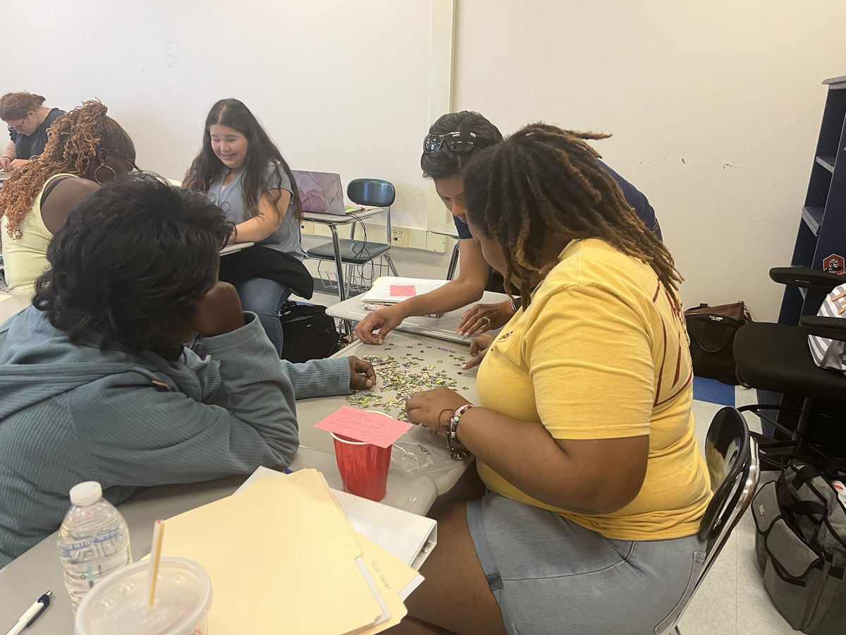 SecondaryELAWS's tweet photo. New SELA teachers examine the importance of context and clear communication by trying to put together puzzles with no pictures! @wsfcs @InstructELAJess @amobs_ela @HSELABecca @PaulaBWilkins https://t.co/nBOg7feKZn