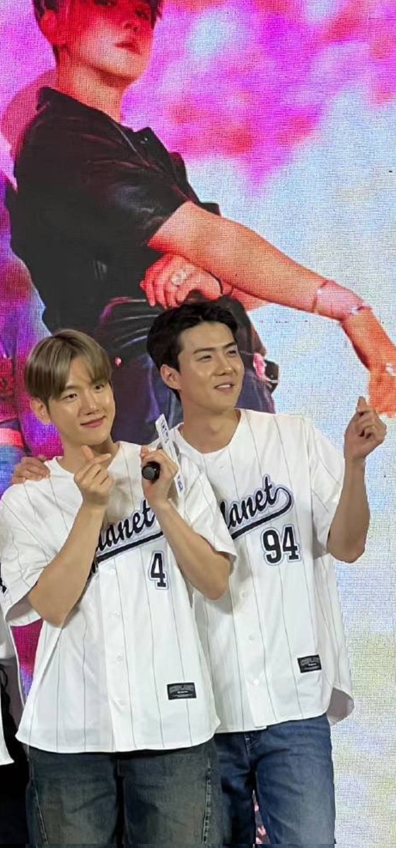 exoSBs2's tweet photo. #세백 #sebaek https://t.co/xd63sxpcOF