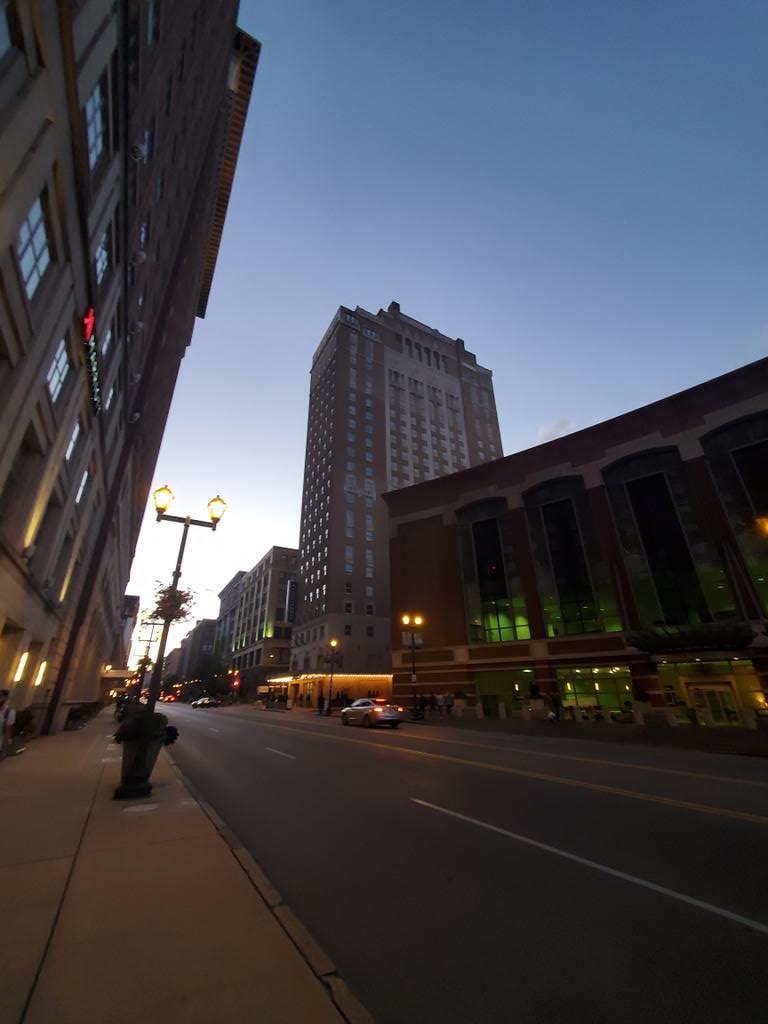 Wound up wandering around downtown St. Louis with my partner last night.

Life is adventure and I love it. 
💙
#STL #Louis #StLouis #Missouri
