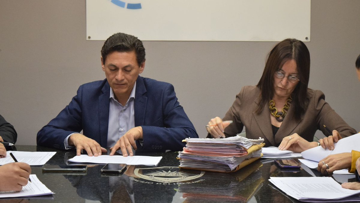 ConcejoMadryn's tweet photo. Los concejales Dardo Petroli y Enzo Terrera presidieron las comisiones de Obras Públicas y Gobierno, respectivamente. 

Los despachos analizados serán puestos en consideración el jueves, en la próxima sesión ordinaria. https://t.co/yjnpS7zWs4
