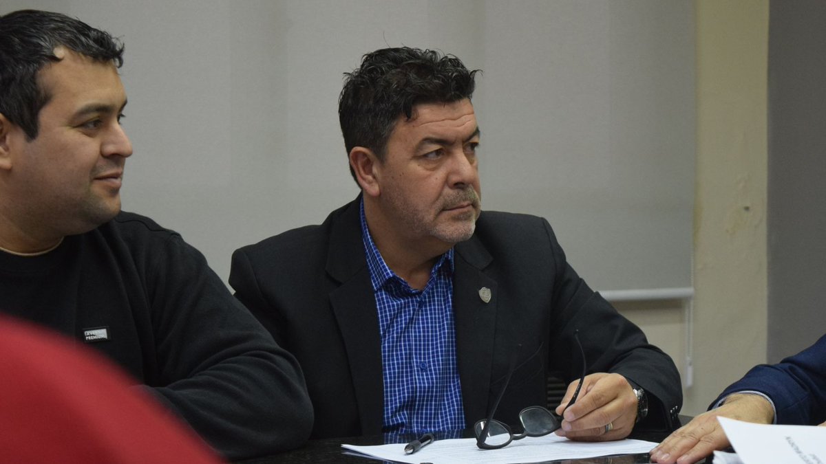 ConcejoMadryn's tweet photo. Los concejales Dardo Petroli y Enzo Terrera presidieron las comisiones de Obras Públicas y Gobierno, respectivamente. 

Los despachos analizados serán puestos en consideración el jueves, en la próxima sesión ordinaria. https://t.co/yjnpS7zWs4