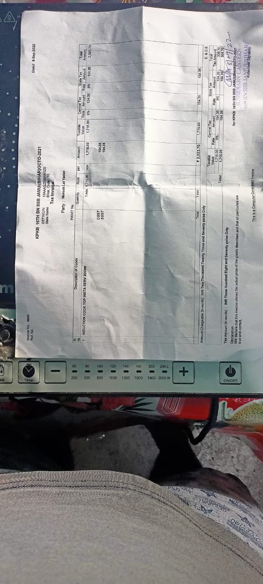 Mantu309's tweet photo. @Crompton_India 

I had taken induction stove from your company which has not working , I have complained many times, yet no action has been taken from your company, whenever I complain again again Cancel.

I am very sad with the company my heart is broken with this company https://t.co/xmLjlhsONJ