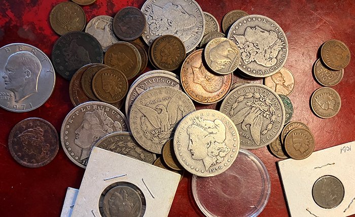 CoinThrill's tweet photo. Just got finished evaluating a new coin collection for a client!

- 60 coins
- 3 hours reviewing
- $485 retail
- $320 expected
- Some beautiful foreigns!

Check it out --> https://t.co/v47eDjLlga https://t.co/uaSjqRKT3h