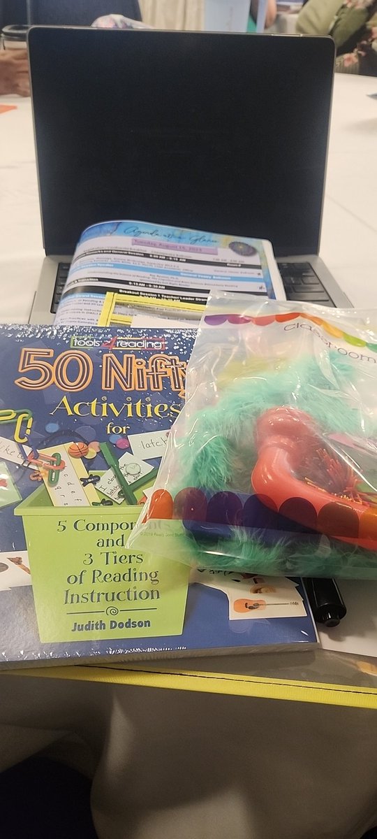 PGCPSImmersion's tweet image. Thank you @PGCPSK5RELA .  You don&apos;t normally go to a conference expecting to get gifts and strategies/activities to use them!  It&apos;s gonna be a great SY2024! #pgcpssor23