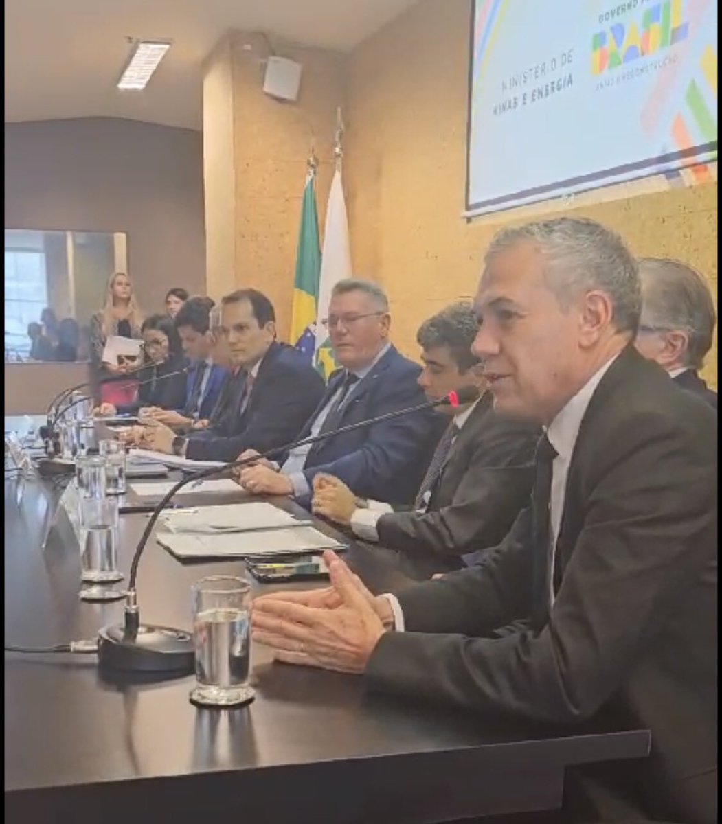 fpmineracao's tweet photo. No Ministério de Minas e Energia, o presidente da #FPMin, @ZeSilva_ , defendeu a estruturação da Agência Nacional de Mineração: “Nós não podemos parcelar a estruturação da ANM. Isso significa parcelar o desenvolvimento do Brasil. Temos que recuperar o tempo perdido.” https://t.co/oa3JCVQNgF