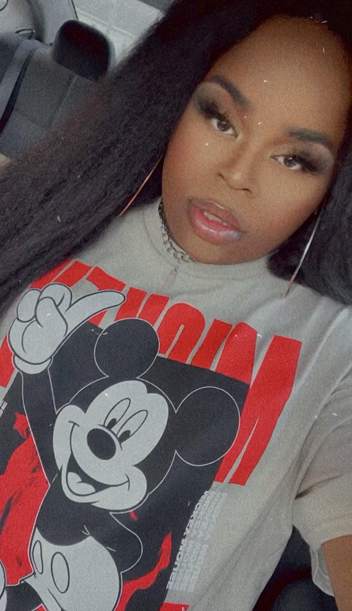 Lola Lue tweet media