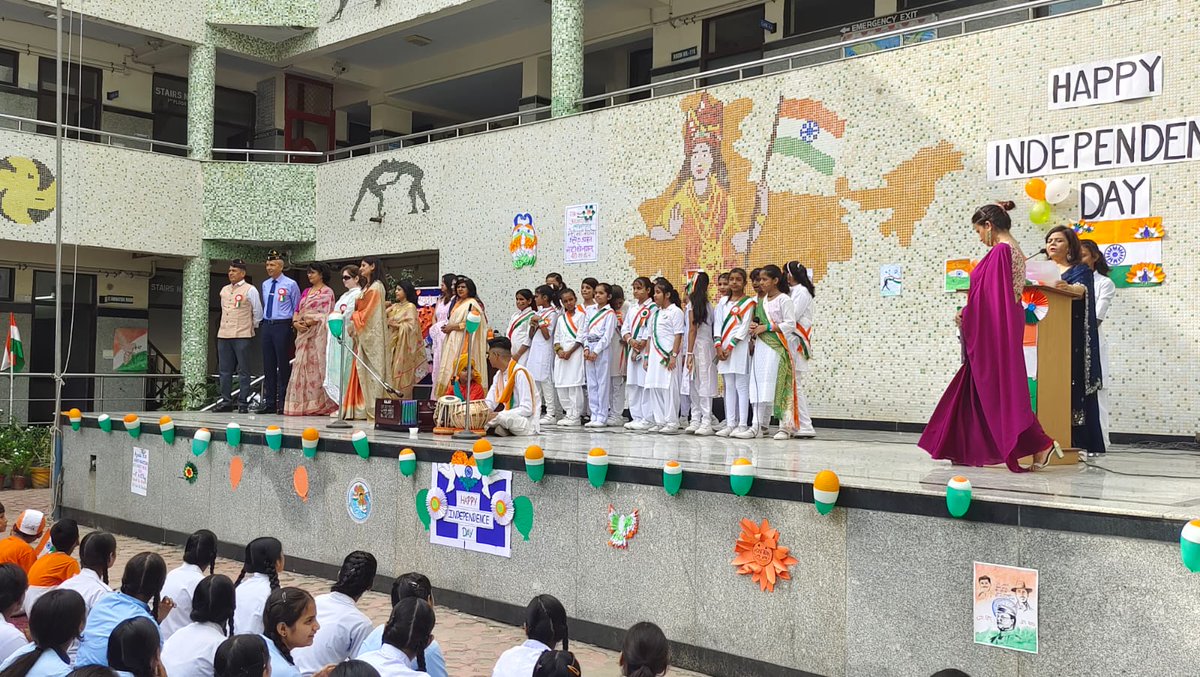 Pritijourno's tweet photo. #IndependenceDay2023 celebration at #GCSVSector13, Dwarka, New Delhi. Grt show of #Patriotism put up by students. Wat better guest to motivate children than our hero's #MajGenMeston & #ColBhattacharya #IndianArmy #indiafirst @delhicm @ArvindKejriwal @delhieducation https://t.co/P2Z9CMoq1g