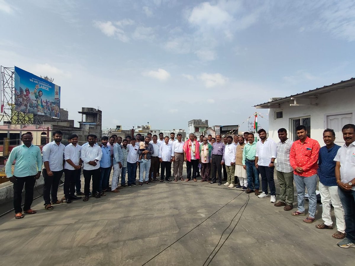 WarangalPost's tweet photo. Flag Hoisted at Warangal HO/DO by Shri M. Narasimha Swamy, SPOs, Warangal Division. https://t.co/ATfKPlGw8c