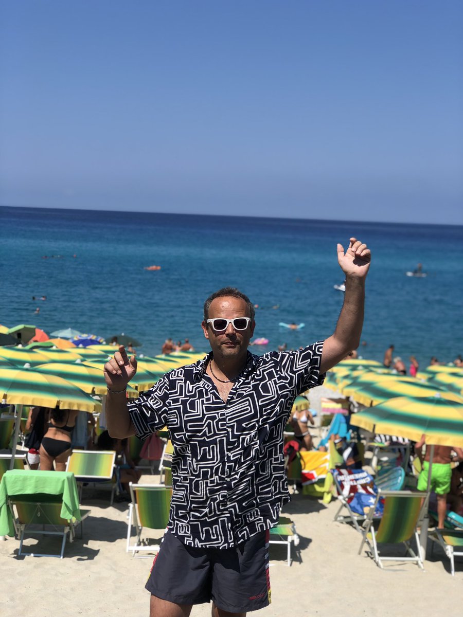 LucianoCrooner's tweet photo. Al mare ci vado da solo 💥

https://t.co/aqfwAgnqN8 https://t.co/KEsQQXoKW9