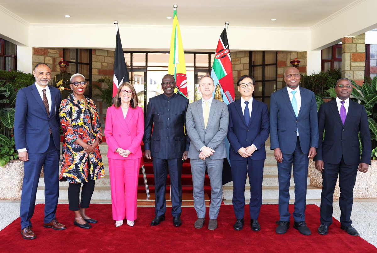 StateHouseKenya's tweet image. 𝐏𝐑𝐄𝐒𝐈𝐃𝐄𝐍𝐓 𝐑𝐔𝐓𝐎 𝐌𝐄𝐄𝐓𝐒 𝐔𝐍𝐂𝐓𝐀𝐃 𝐒𝐄𝐂𝐑𝐄𝐓𝐀𝐑𝐘 𝐆𝐄𝐍𝐄𝐑𝐀𝐋

President @WilliamsRuto has lauded the role played by United Nations Conference on Trade and Development (@UNCTAD) in helping address structural challenges inherent in developing countries.…