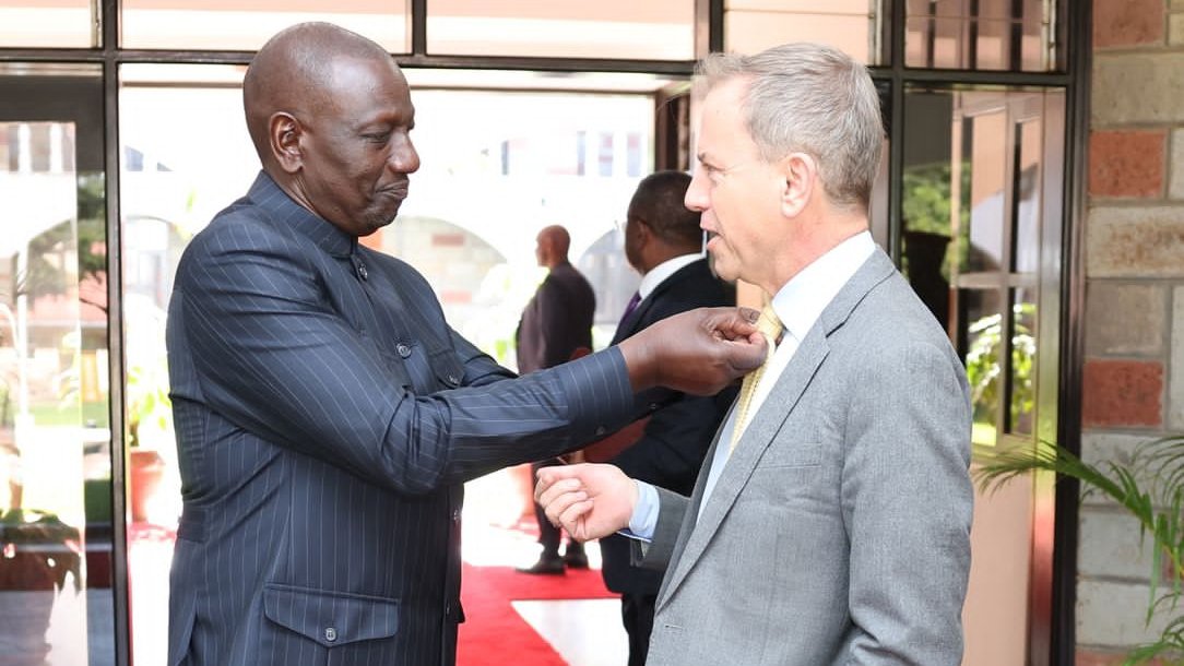 StateHouseKenya's tweet image. 𝐏𝐑𝐄𝐒𝐈𝐃𝐄𝐍𝐓 𝐑𝐔𝐓𝐎 𝐌𝐄𝐄𝐓𝐒 𝐔𝐍𝐂𝐓𝐀𝐃 𝐒𝐄𝐂𝐑𝐄𝐓𝐀𝐑𝐘 𝐆𝐄𝐍𝐄𝐑𝐀𝐋

President @WilliamsRuto has lauded the role played by United Nations Conference on Trade and Development (@UNCTAD) in helping address structural challenges inherent in developing countries.…