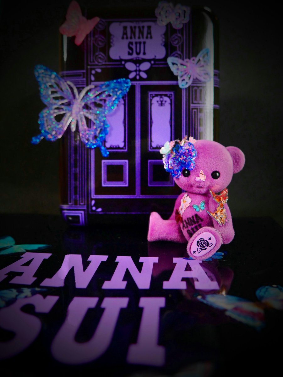 kimiyomus20306's tweet photo. #anasui #アナ・スイ #アナスイ #Honeybear #honeybear #ハニーベア #カスタムハニーベア #darkside #black #purple #blackpurple #butterfly #custombear #miniture #蝶 https://t.co/pOv3D2aoDt