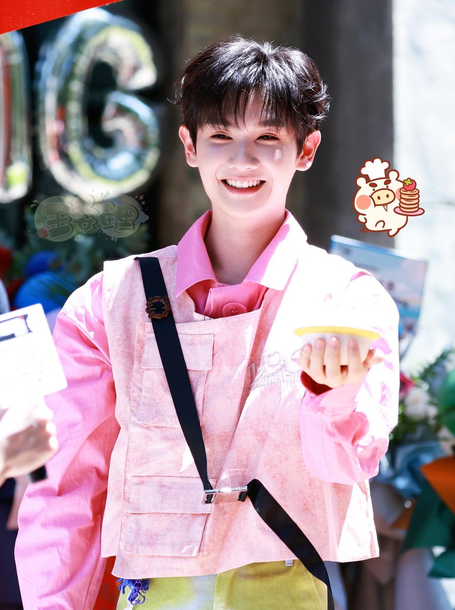 madkauyjee006's tweet photo. ก็น่ารักขนาดนี้ ใครจะอดใจไม่รักไหว 💚💛
#GaoQingchen @naninenai99
#นายท่านกรชิต #高卿尘 https://t.co/DXUFSPCEbA