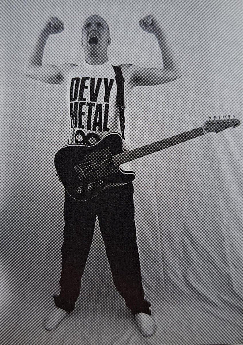 On m’en a reparlé récemment alors le voici : le t-shirt DEVY METAL de Devin !
Oui, son t-shirt à lui 😃
Hé bien il est chez moi depuis quelques années 😁

(désolé, je ne l’ai pas repassé)
#devintownsend