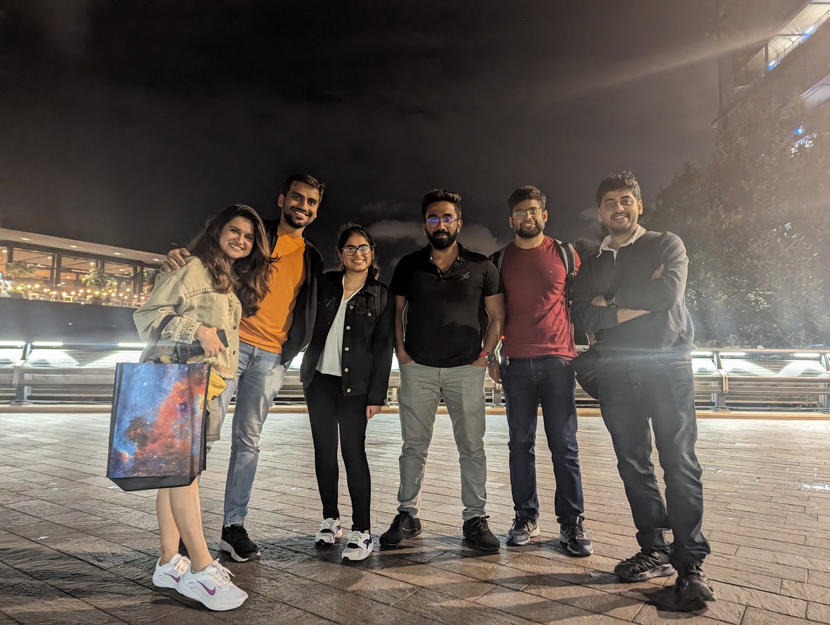 A London evening of good food and amazing company! 🇬🇧❤️ 

It was so nice to meet y’all!