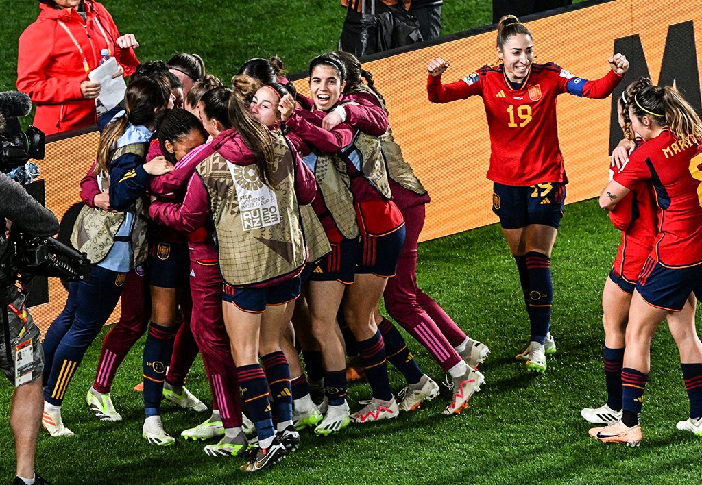 81’—Spain 1-0 Sweden
88’—Spain 1-1 Sweden
89’—Spain 2-1 Sweden

WOW 🤯
