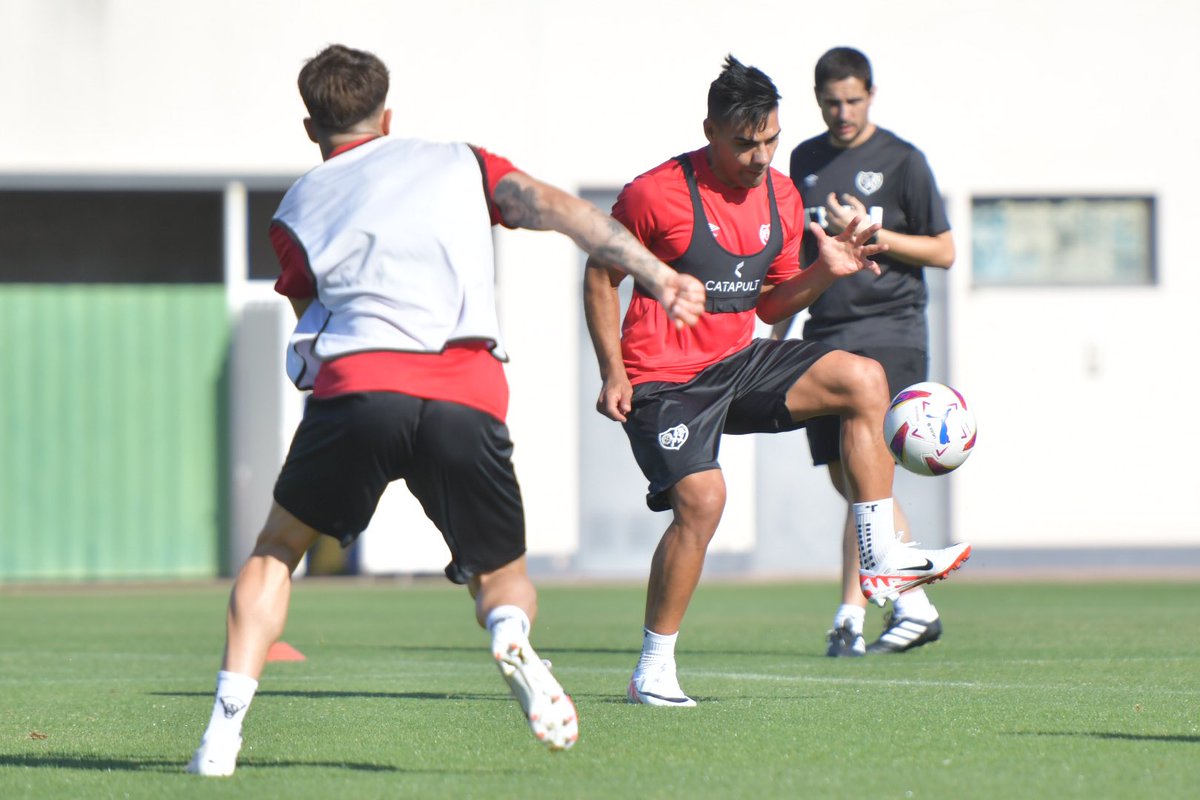RayoVallecano's tweet photo. 👋 ¡Hola! Primera de la sesión de la semana finalizada 💪🏻 https://t.co/0RNRLopyOR