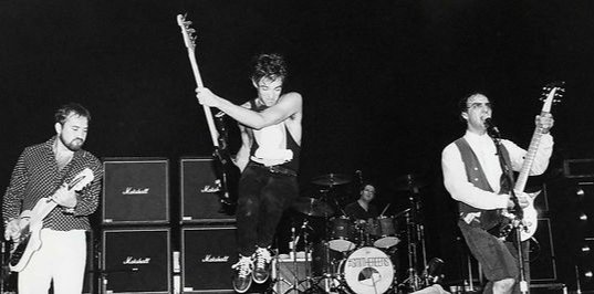 elsotaescala's tweet image. #bersions
454.- #TheSmithereens "Time Won't Let Me" -1994- (#ChetKelley, #TomKing) #TheOutsiders -1966-
youtu.be/zx5UZGoqv3c