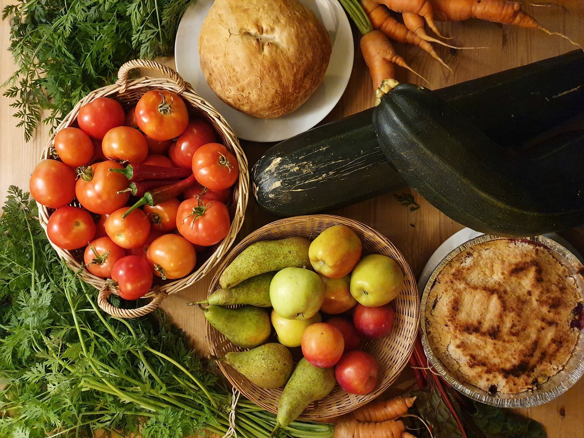 Trout Inn Lechlade tweet media