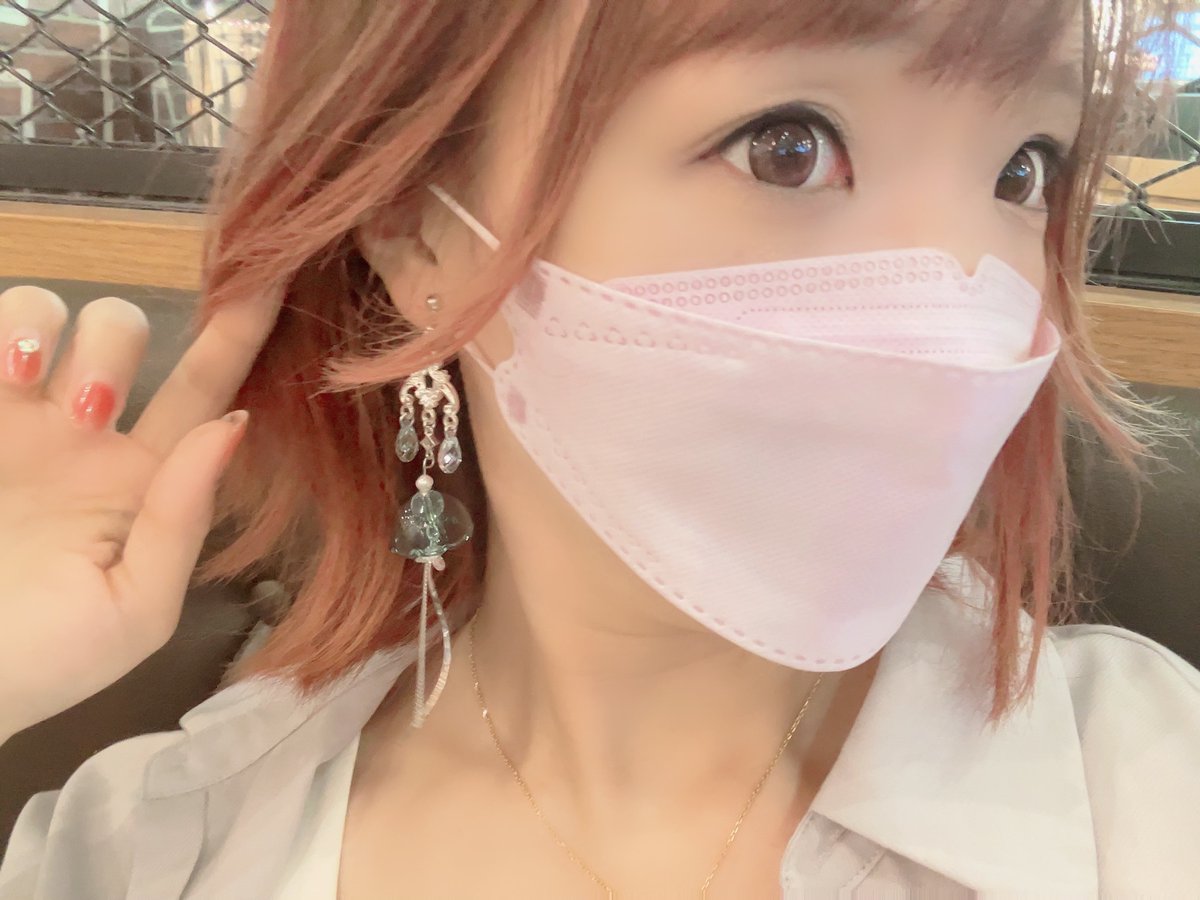 Ange324567's tweet photo. 池袋パルコに出店中のCARAMEL MUSEUMへ✨
前にラジオ出演してくれた #南にこ ちゃんのオリジナルブランド #sugarshark が出店中とのことで行ってきました💓

ゆらゆらクラゲ可愛い〜✨

#南にこ
#sugarshark
#CARAMEL_MUSEUM https://t.co/r9IdofsqcL