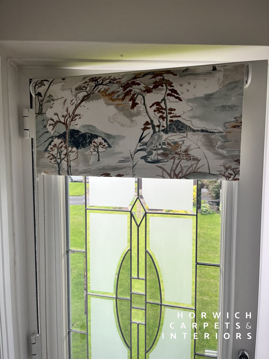 Last week we fitted a custom laminated roller blind, made using a lovely linen fabric from Casamance 🤍

Fabric: Casamance Matsu Lin