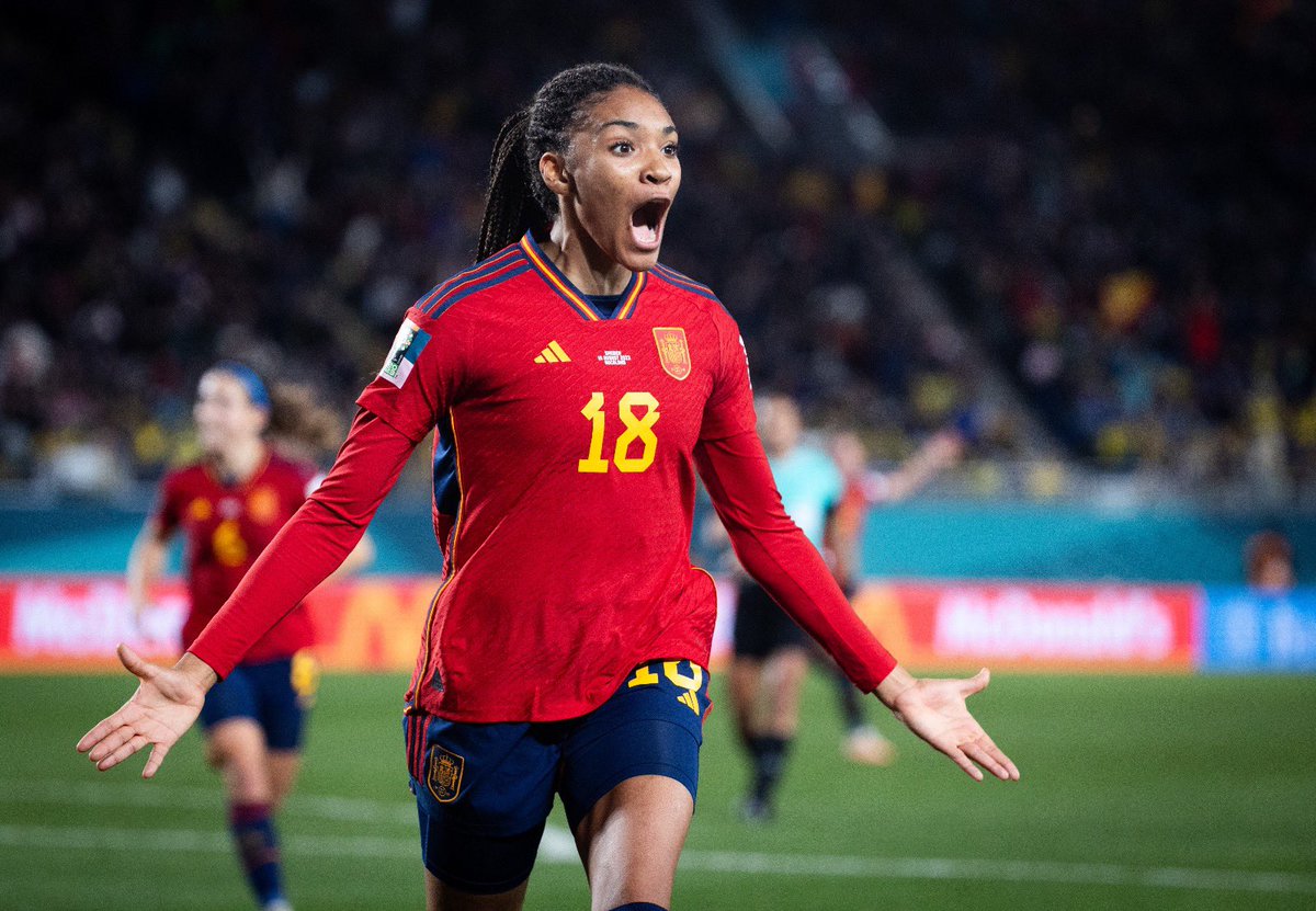 deportegob's tweet photo. ¡La @SEFutbolFem derrota a Suecia y se clasifica para la 𝙁𝙄𝙉𝘼𝙇 del #FIFAWWC!

🇪🇸 Esto es 𝒉𝒊𝒔𝒕𝒐𝒓𝒊𝒂 del fútbol español. Un sueño que perseguíamos desde el debut en un Mundial absoluto, en 2015 ⚽️ 

🏆 El 20 de agosto, España tendrá un último gran reto en este torneo. https://t.co/NxmcvuR2El