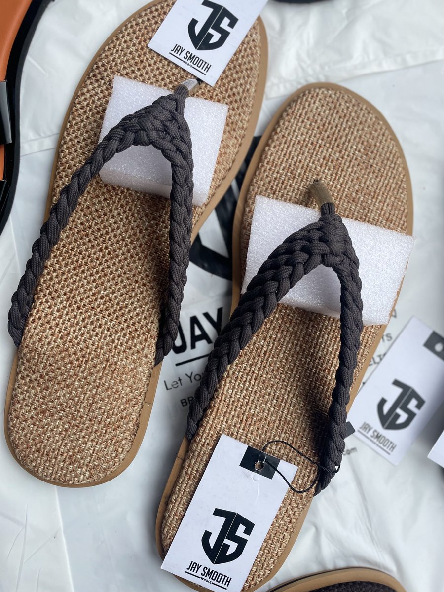 Jay_Smoothwears's tweet photo. Available on smooth 
#unisex 
Size 37-49
Price 10,000
#BBNaija 
#TECNOCAMON20Doodle 
#Portable https://t.co/2zX6xjAtMj