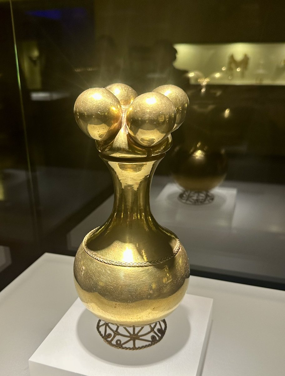 duqueart's tweet photo. Visiting El Museo del Oro @Banrepcultural #museodeloro #precolumbian #gold #poporo #eldorado #oro https://t.co/9GfUrrJxZX