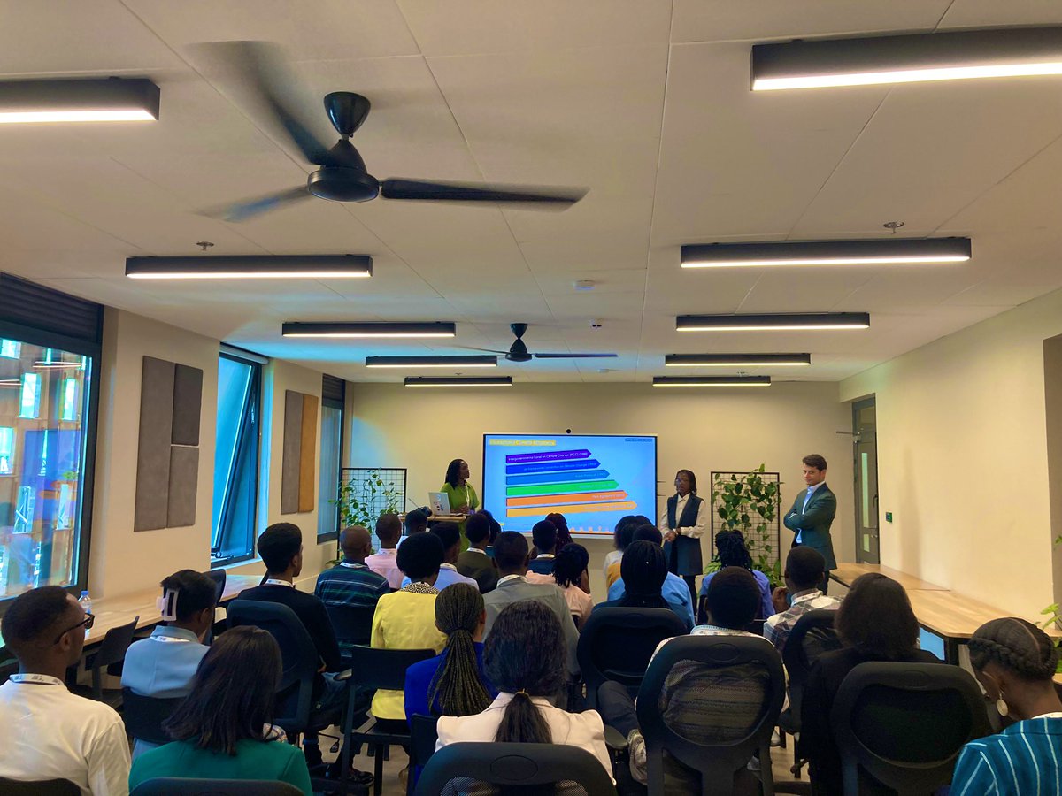 mario_svn's tweet photo. Unusual Ferragosto: in #Kigali with young 🇷🇼 🇺🇬 entrepreneurs and activists to raise awareness on #climatechange 🌱and showcase business 💡 with #social impact. Glad to have been part! 🇮🇹 https://t.co/3Iabyy6yH7