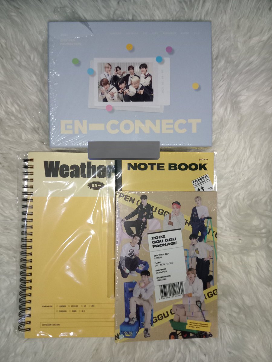 WTS (want to sell)

bisa co live potongan 20k
dvd en-connect inc outbox + digipack + 3 disc + boarding pass 40k

dairy sg22 + notebook gguggu 23 + photobook gguggu 23 40k

✅ ready stock
✅ inc packing
✅ keep event 

harga clearance sale (jangan dijadikan patokan)