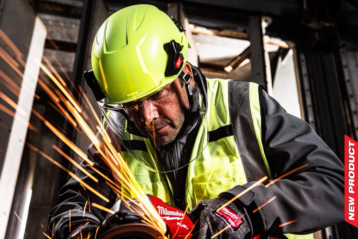 upat_sa's tweet photo. #NothingButHeavyDuty 💥 NEW PRODUCT ALERT💥 TheMILWAUKEE® BOLT™ 200 Helmet LAUNCHING  SOON IN SOUTH AFRICA⏰

Get ready as we prepare to unveil this groundbreaking head protection helmet! https://t.co/p7m8QHproU