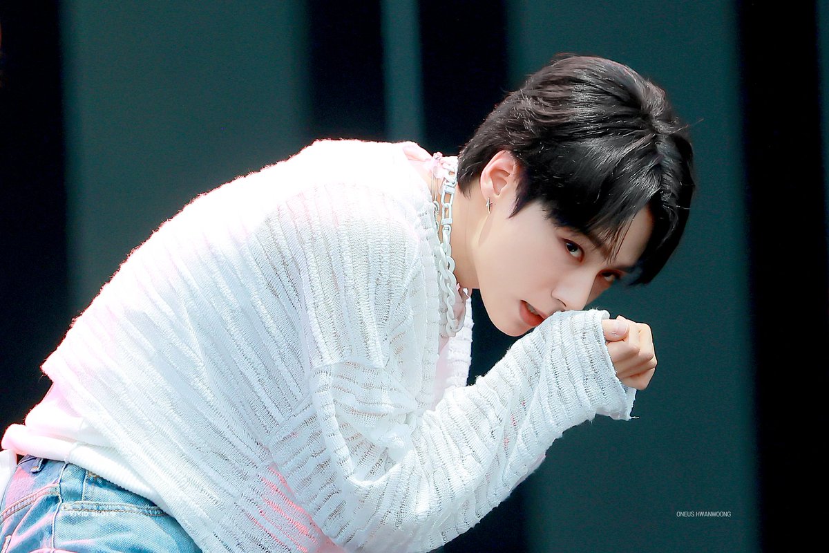 vividshot826's tweet photo. 230811
misuc 페스티벌에서도 키라키라 pro 아이돌인 환웅이🫶

#원어스 #환웅 #ONEUS #HWANWOONG https://t.co/sV20Ak5plc