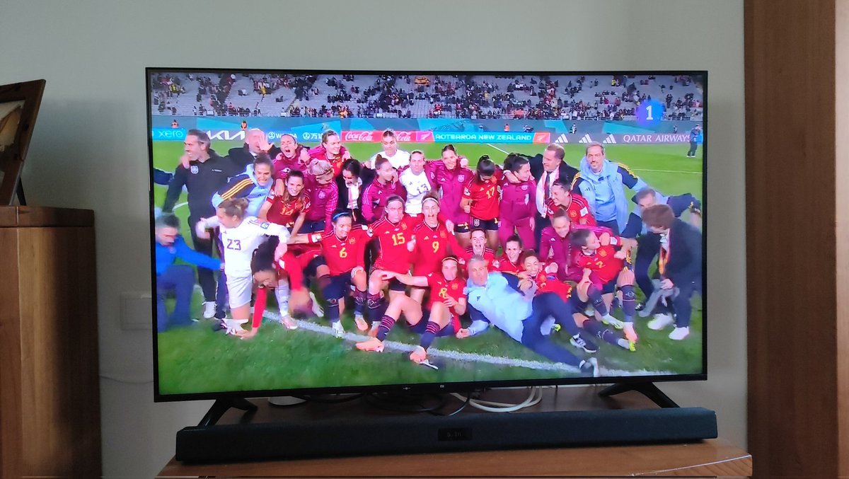 Que grandes!! Felicidades <a href="/SEFutbolFem/">Selección Española Femenina de Fútbol</a> Ahora nos toca a los espectadores mandaros nuestro apoyo. VAMOS!!!! #FIFAWWC