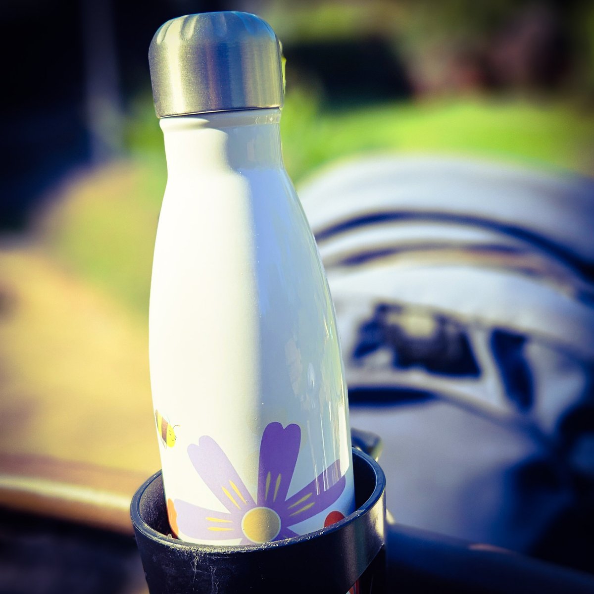pandamotion2's tweet image. ☀️The sun is out time for a walk to the shops☀️

Hoping the sun will last!

Buy here: etsy.com/uk/shop/PandaM…

#waterbottle #colourfuldesign #brightandbeautiful #summertime  #mumlifeuk #mumofboy #parenthack #bees #supportsmallbusiness #sublimationdesign #sublimationuk #buylocal