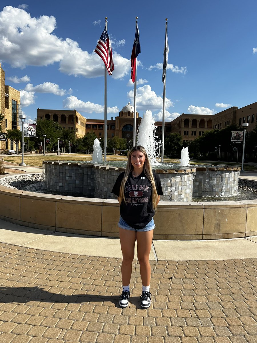 RuthAda65849069's tweet image. TAMUSA Jag! So proud of you Emily! #tamusasoftball #tamusa