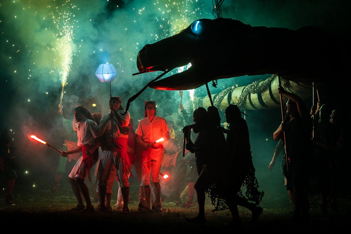 ...i molt de tant en tant, fas una foto de la que n'estàs molt content! <a href="/SerpentManlleu/">Serpent de Manlleu</a> <a href="/gfmanlleu/">Grup F. Manlleu</a> + totes les fotos de la festa bit.ly/3qohNr3