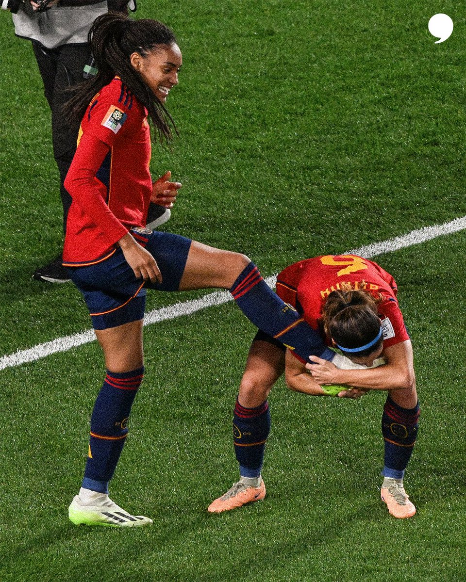 TPTFootball's tweet image. Aitana Bonmatí: "Right now I want to keep winning. I love this pressure, the feeling that you cannot fail, that you have to demand the best of yourself every single day. It has become part of who I am.

I’ll be giving 200% to help the team at this World Cup. And as always, I’ll…