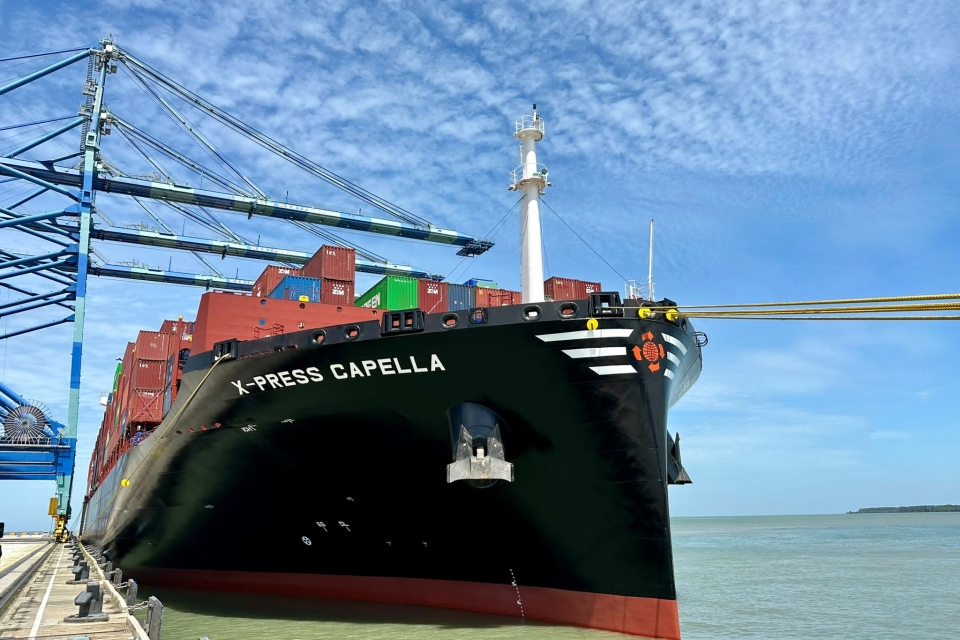 X-Press Feeders to bunker green methanol in Rotterdam dlvr.it/StgN02