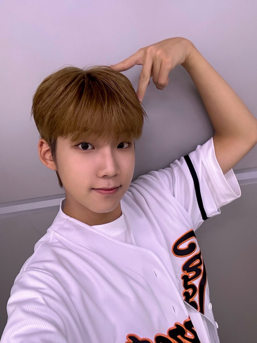 officialTheWind's tweet photo. [📸] #더윈드데이 #THEWINDDAY 

23.08.15
SBS M <#더쇼>

💙Today The Wind💙

#더윈드 #THEWIND #The_Wind
#Ready_여름방학 #WEGO
#신재원 #김희수 #타나톤
#최한빈 #박하유찬 #안찬원 #장현준 https://t.co/AuoHDTfh1B