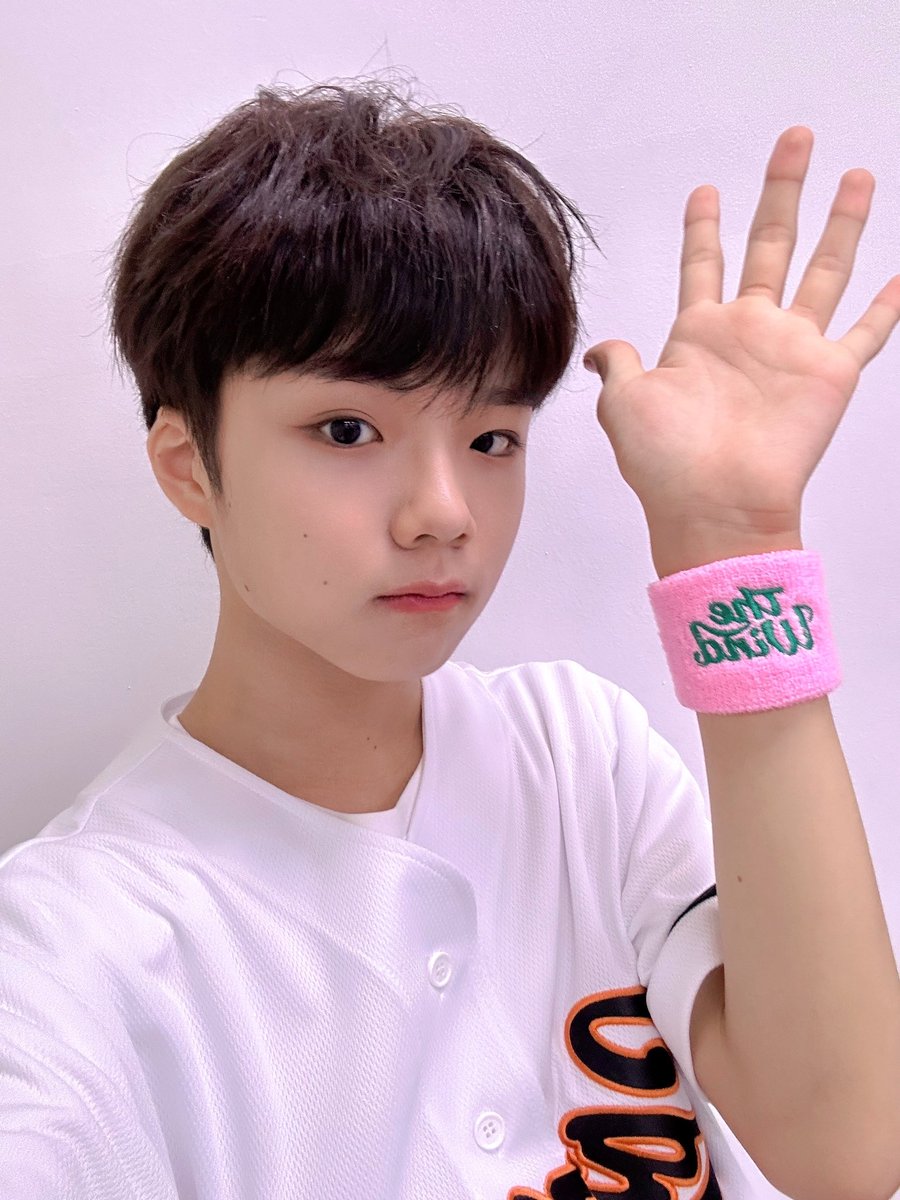 officialTheWind's tweet photo. [📸] #더윈드데이 #THEWINDDAY 

23.08.15
SBS M <#더쇼>

💙Today The Wind💙

#더윈드 #THEWIND #The_Wind
#Ready_여름방학 #WEGO
#신재원 #김희수 #타나톤
#최한빈 #박하유찬 #안찬원 #장현준 https://t.co/AuoHDTfh1B