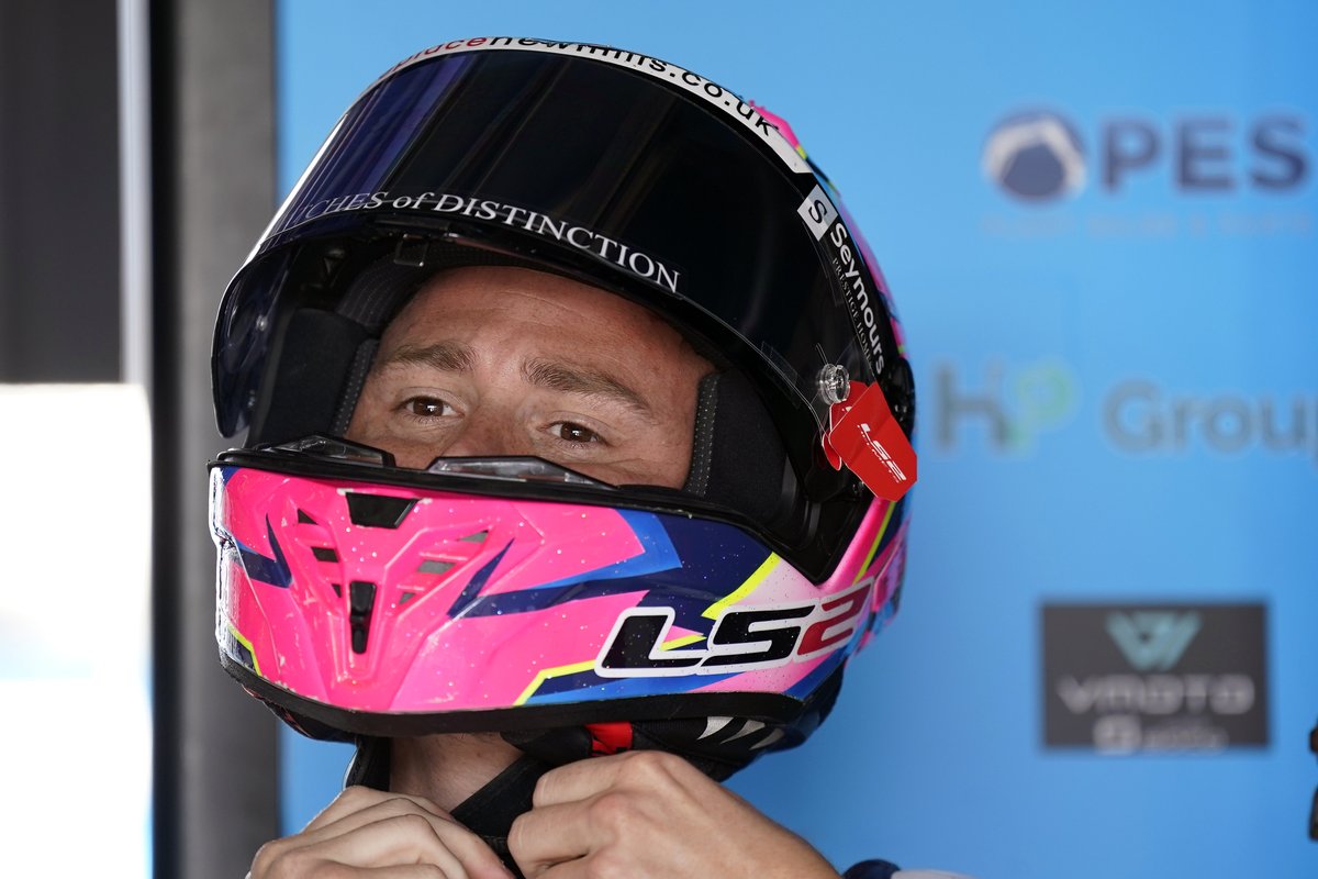 vmotosocouk's tweet photo. The @OfficialLKRTeam and @DannyKent52 were looking forward to their local round at Thruxton but it proved to be a frustrating weekend. But focus is now on Cadwell Park where they will visit later this month for Round 8 of the British Superbike Championship.

📷: @Impact_Images https://t.co/3z8Jb0NHph