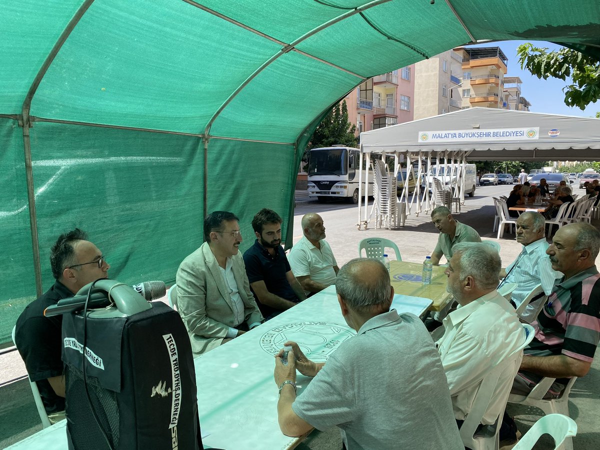 #Malatya AK Parti Gençlik Kolları İl Başkan Yardımcımız Miraç Topal’a annesinin vefatı nedeniyle taziye ziyaretinde bulunduk.
Merhumeye Allah’tan rahmet, ailesine ve yakınlarına başsağlığı diliyorum.