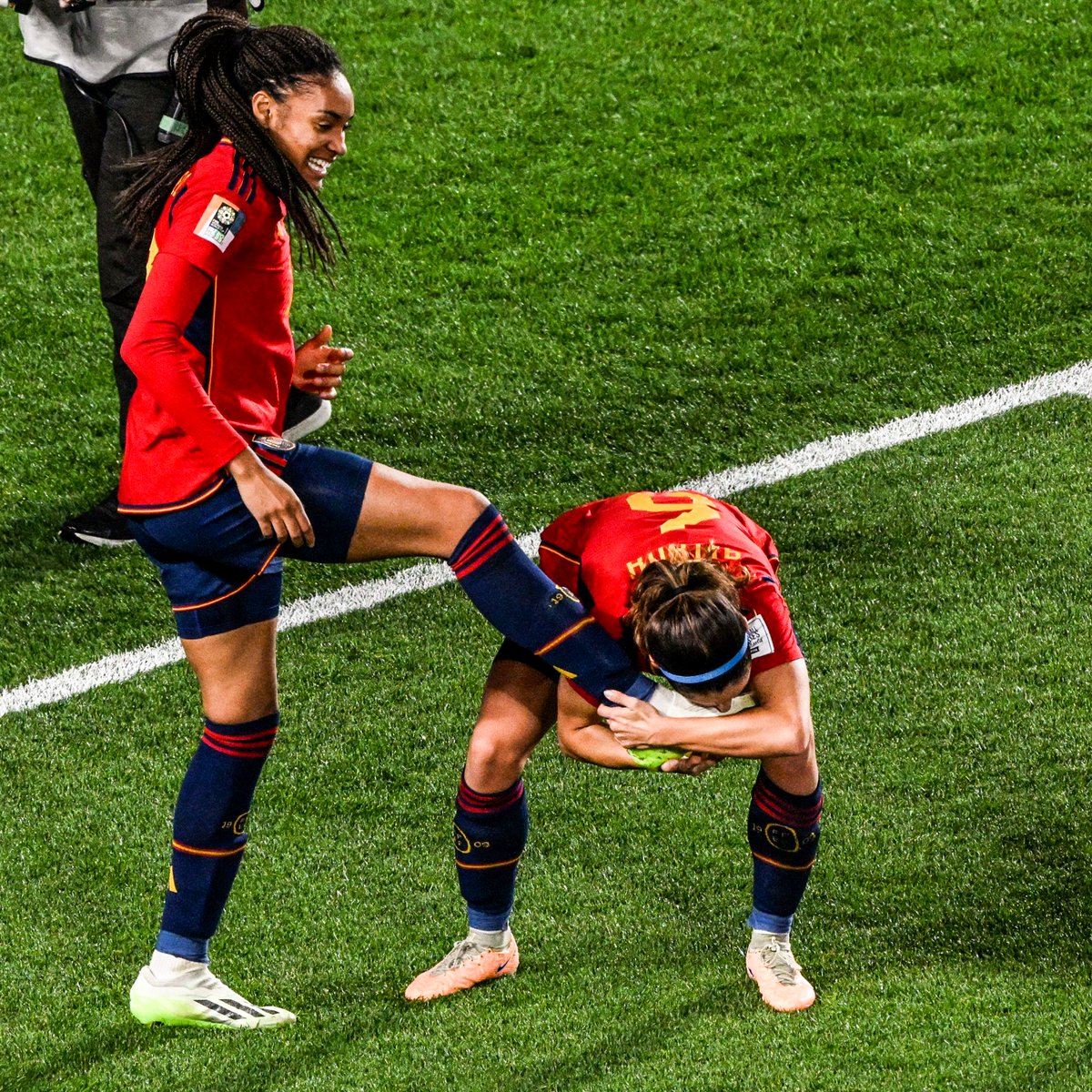 Aitana Bonmatí after Salma Paralluelo’s goal 🤗