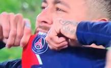 lasource75006's tweet photo. 👉🏼Les anti Neymar se sont acharné avec lui  internet en insultant sa mère, sa famille et bien plus encore. On ne fait pas ces choses là pour du football, soyons respectueux. Aujourd’hui ils refusent que les supporters du PSG veuillent lui dire au revoir. 

👉🏼Selon eux lui dire merci et au revoir, ce serait vouloir le suivre à Al-Hilal et le placer au dessus du club. Depuis quand nous n’avons pas le droit d’être triste de perdre un ARTISTE ayant porté nos couleurs plus de 6 ans, ici on insulte aucune mère de famille c’est PRÉCIEUX, Silva, Susic, Dahleb, Di Maria, Neymar JR sur plusieurs générations et d’autres ont porté nos couleurs alors respectons cela. 

👉🏼Je continuerai à remercier chaque joueur qui fera partie de l’histoire du PSG, cela ne nous empêchera jamais de placer le club au dessus de tout. Ne nous insultons pas entre nous, pas de décision, nous sommes dans le même bateau. Mais ces joueurs là qui restent 3, 5,6 ou 10 ans au club font aussi partie du club, de son histoire alors OBRIGADO @neymarjr merci pour la magie. Bonne route  🪄 ❤️💙
