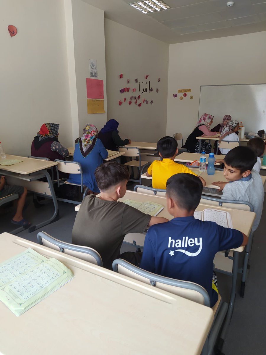 ceylanpinargm's tweet image. 7’den 70’e gençlik merkezimizin atölyeleri herkese açık 🤗
Kur'an -ı Kerim eğitimi devam ediyor😇

Kayıt için merkezimize bekliyoruz 🤗

#elifba 
#kuranıkerim 
#dinii̇limleratölyesi 
#arapça
#dileğitimleriatölyesi